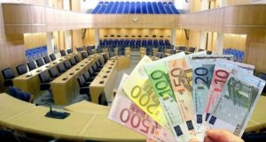 Milletvekillerinin Yıllık Maaşı Ödeneklerle 99.612 Euro'ya Ulaştı