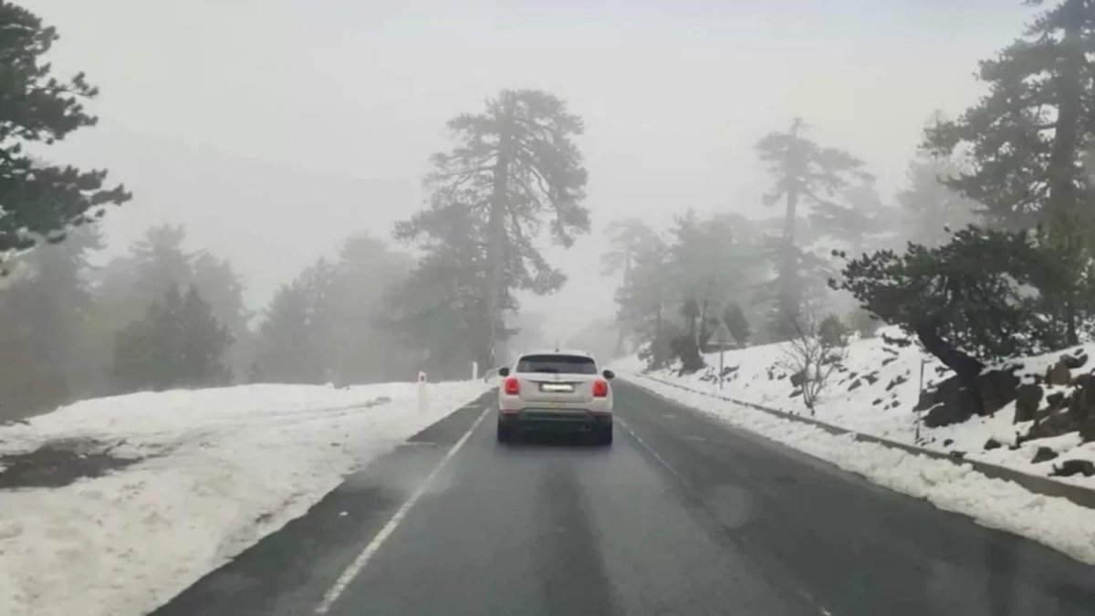 Mayıs Karı Trodos'u Beyaza Bürüdü: Nadir Bir Bahar Olayı