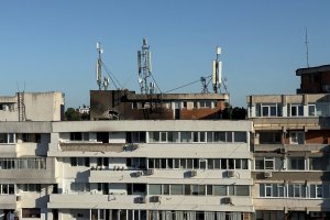 Rus İHA'sı Romanya'da Apartmana Çarptı: 2 Yaralı, Savaşın Yayılma Endişesi Büyüyor