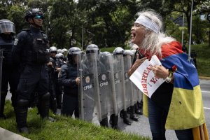 Caracas'ta öğrenciler ve siyasi mahkum yakınları protesto düzenledi