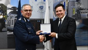 Alexui, emniyet müdür yardımcısının rüşvet aldığına dair kanıtı olduğunu iddia etti