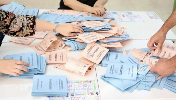 Kıbrıs seçim sonuçları: DISY'li Demetriou tercih oylarında zirvede, altı parti meclise girdi