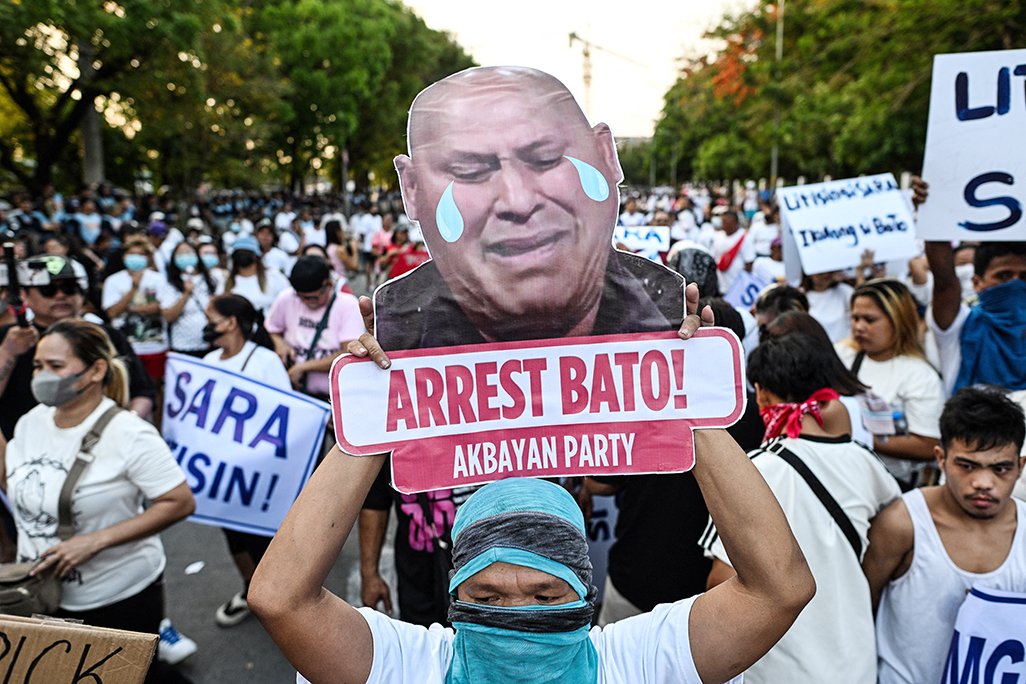ICC tarafından aranan Filipinli senatör Senato kaosunun ardından 'kaçtı'