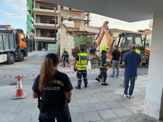 Larnaka'da terk edilmiş evin çatısı çöktü, yaralı yok