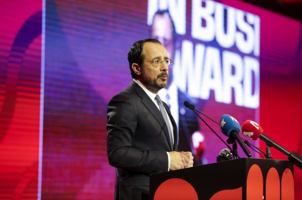 Hindistan şirketleri AB pazarına giriş için Kıbrıs'ı tercih ediyor