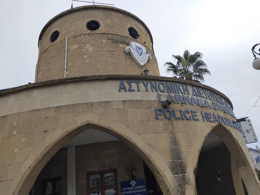 Göçmen, Güney Kıbrıs'ta polis kontrolünden kaçarken hayatını kaybetti