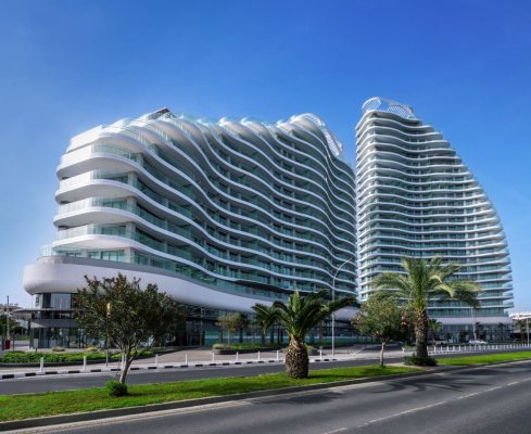 Limassol Del Mar'ın Başarısından Efsanevi İşbirliğine — Limassol Blu Marine'de Cavalli Kulesi