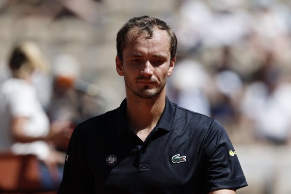 Medvedev, Fransa Açık'ın ilk turunda wildcard Walton'a yenildi