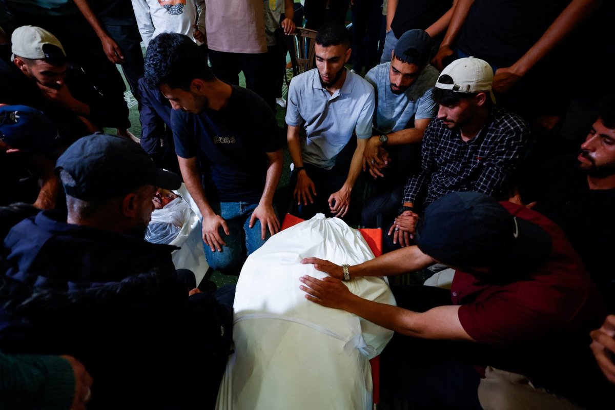 Filistinliler Öldürülen Hamas Silahlı Kanat Komutanını Son Yolculuğuna Uğurladı