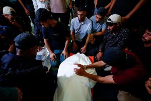 Filistinliler Öldürülen Hamas Silahlı Kanat Komutanını Son Yolculuğuna Uğurladı