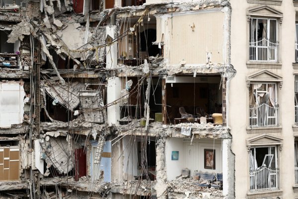 ABD İran'a Saldırılarını Sürdürecek, Duraklama Yalnızca Enerji Tesisleri İçin Geçerli