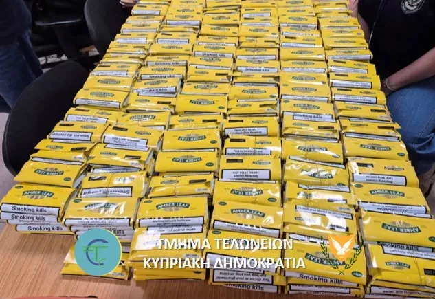 Paphos Havalimanı'nda İki İspanyol Yolcu Beyan Edilmemiş Tütün Nedeniyle Alıkonuldu