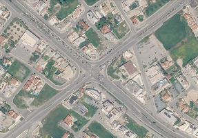 Aradippou'da Trafik Işıklarıyla Yol Güvenliği Artırılıyor