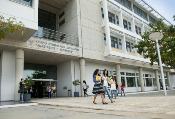 Görme Engelli Öğrenciden Kıbrıs Üniversitesi'ne Ağır Suçlama