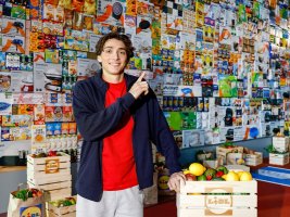 Armand Duplantis 5,50 metrelik Lidl ürün duvarını aştı: 'Yılın Atlayışı'