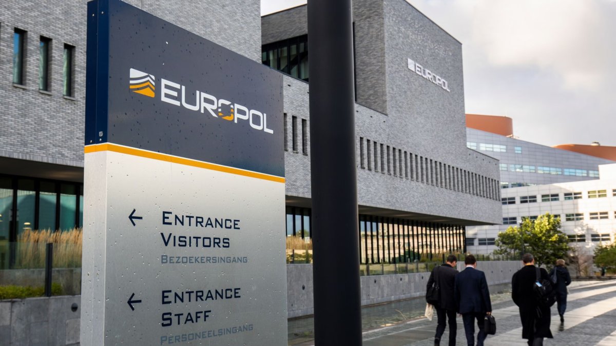 Polis: Europol, Sandy soruşturmasında orijinal cihazları incelemedi