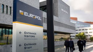 Polis: Europol, Sandy soruşturmasında orijinal cihazları incelemedi