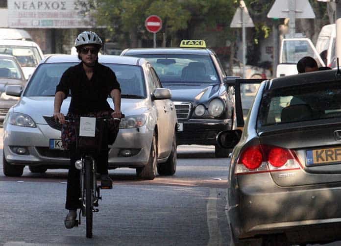 Limasol Belediye Başkanı bisiklet yollarını savundu, tasarım sorunları için bayındırlık dairesini suçladı