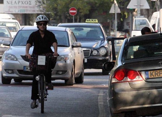 Limasol Belediye Başkanı bisiklet yollarını savundu, tasarım sorunları için bayındırlık dairesini suçladı
