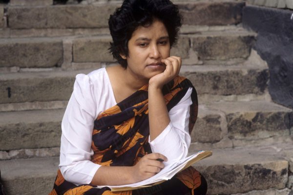 Tarihte bugün: Bangladeş 1994'te feminist yazar Taslima Nesrin için tutuklama kararı çıkardı