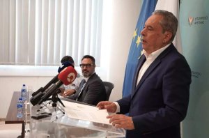Kıbrıs, Kalıcı Yunan ve Fransız Asker Konuşlandırmasını Reddetti