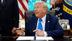 Trump da 'Füze ve Tüy' Fenomenine Kızdı