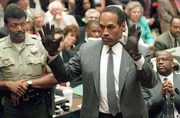 O.J. Simpson 1994'te iki cinayetin ardından tutuklandı