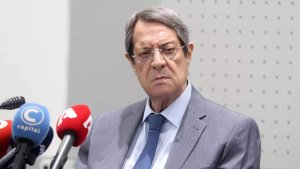 Anastasiadis'in Siyasi Çalımı