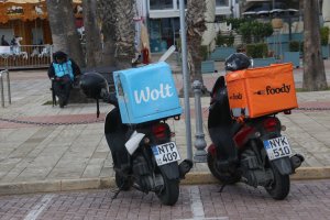 Limasol'da İki Motosikletli Kurye Soyuldu
