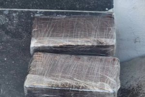 Larnaka'da Bir Evde ve Araçta 3 Kilogramdan Fazla Kokain Ele Geçirildi