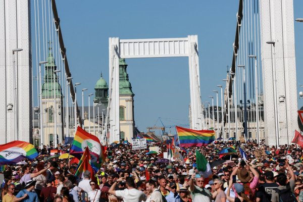 Macar savcılar, Pride yürüyüşü düzenleyen Budapeşte Belediye Başkanı'na açılan davayı düşürdü
