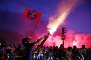Paris'te Şampiyonlar Ligi kutlamaları kana bulandı: 200'den fazla yaralı, 1 ölü