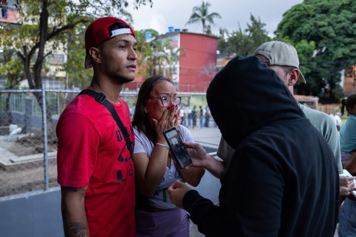 Venezuela'da 7,5 Büyüklüğünde Deprem: Binalar Çöktü