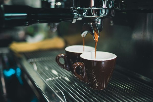 Güney Kıbrıs'ta Cafelere Yeni 'Kendi Bardağını Getir' Kuralları