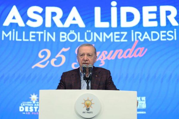 Erdogan'dan AK Partililere: Lefkoşa Sizinle İlgileniyor