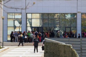 Atina'da iki ayrı silahlı saldırıda 5 kişi yaralandı: 89 yaşındaki saldırgan aranıyor