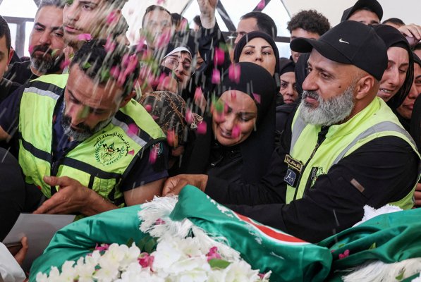 İsrail Lübnan'a saldırdı: 8 ölü; ABD, Hürmüz'de helikopter ekibini kurtardı