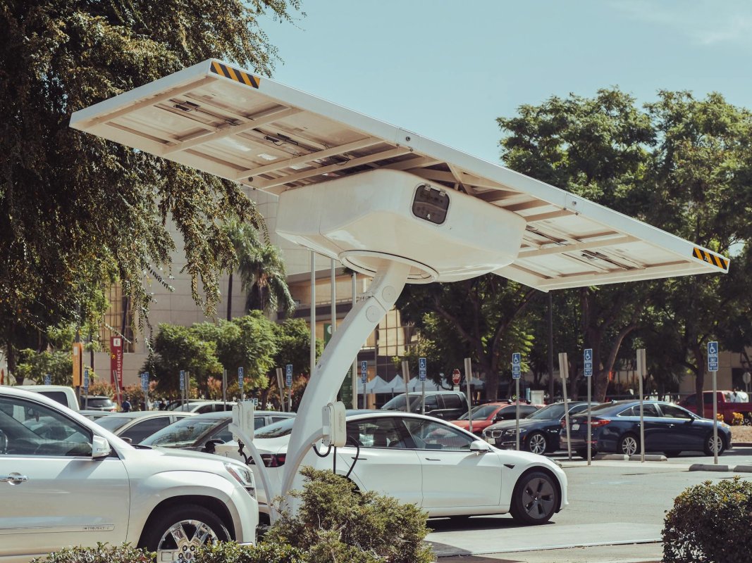 Kıbrıs otomobil pazarında hibrit araçlar zirvede, elektrikli payı yükseliyor