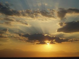 Güney Kıbrıs'ta güneşli hava: İç bölgelerde sıcaklık 32°C'ye çıkacak