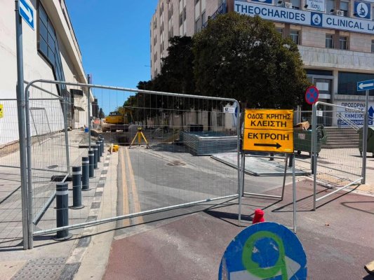 Yol çalışmaları Lefkoşa merkezinde trafiği felç etti
