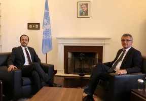 Christodoulides'in Çelişkili Mesajları Kıbrıs Görüşmelerine Güveni Sarsıyor