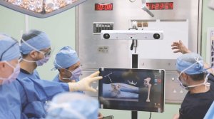 Lefkoşa Genel Hastanesi'nde robotik ortopedi cerrahisi dönemi