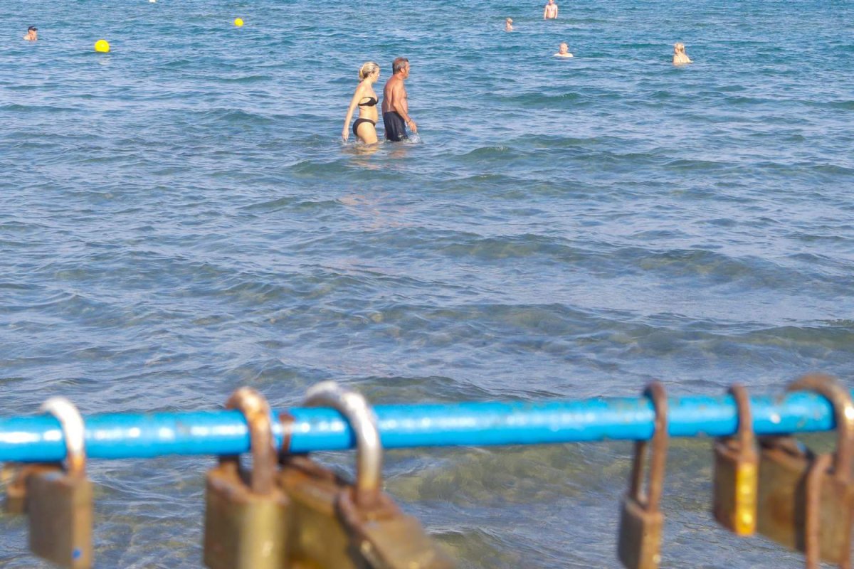 İç Kesimlerde Sıcaklık 37°C'ye Ulaşacak, Öğleden Sonra Gök Gürültülü Sağanak Bekleniyor