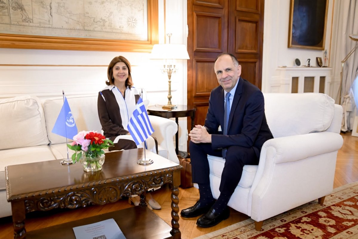 Holguin, Atina'da Yunanistan Dışişleri Bakanı Gerapetritis ile Görüştü