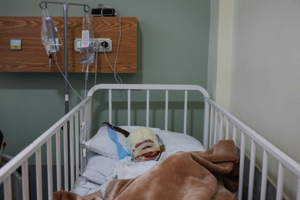 İsrail saldırısında babasının cenazesine gelen bebek kız öldü