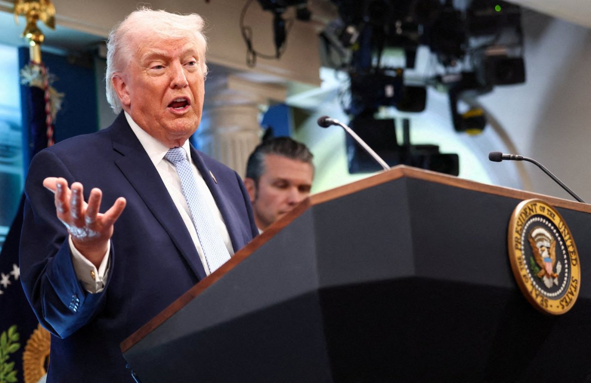 Trump: ABD Ordusu İran Çevresinde Konuşlanmaya Devam Edecek, Anlaşmaya Uyulmazsa 'Ateş Açılacak'