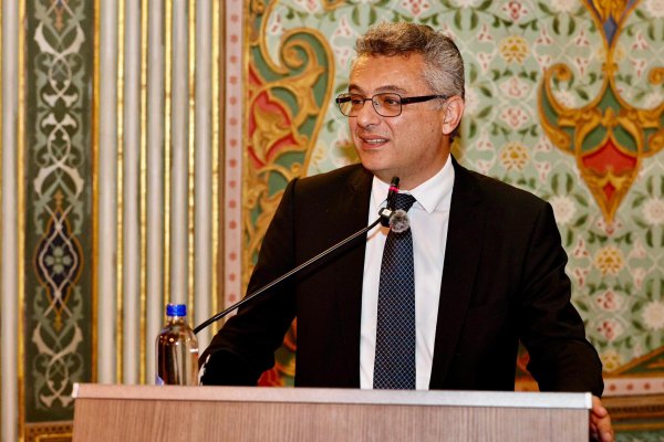 Erhurman: Kıbrıslı Türkler dünyayla bağ kurmak istiyor