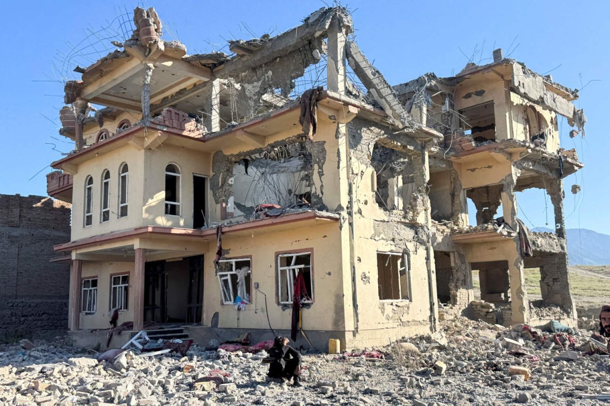 Pakistan'dan Sınır Operasyonu: 29 Militan Öldürüldü, Kabil'den Sivil Tepkisi