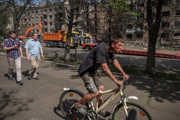 Savaştan yorgun düşen Kiev halkı Rusya'nın yeni saldırı tehditlerine meydan okuyor