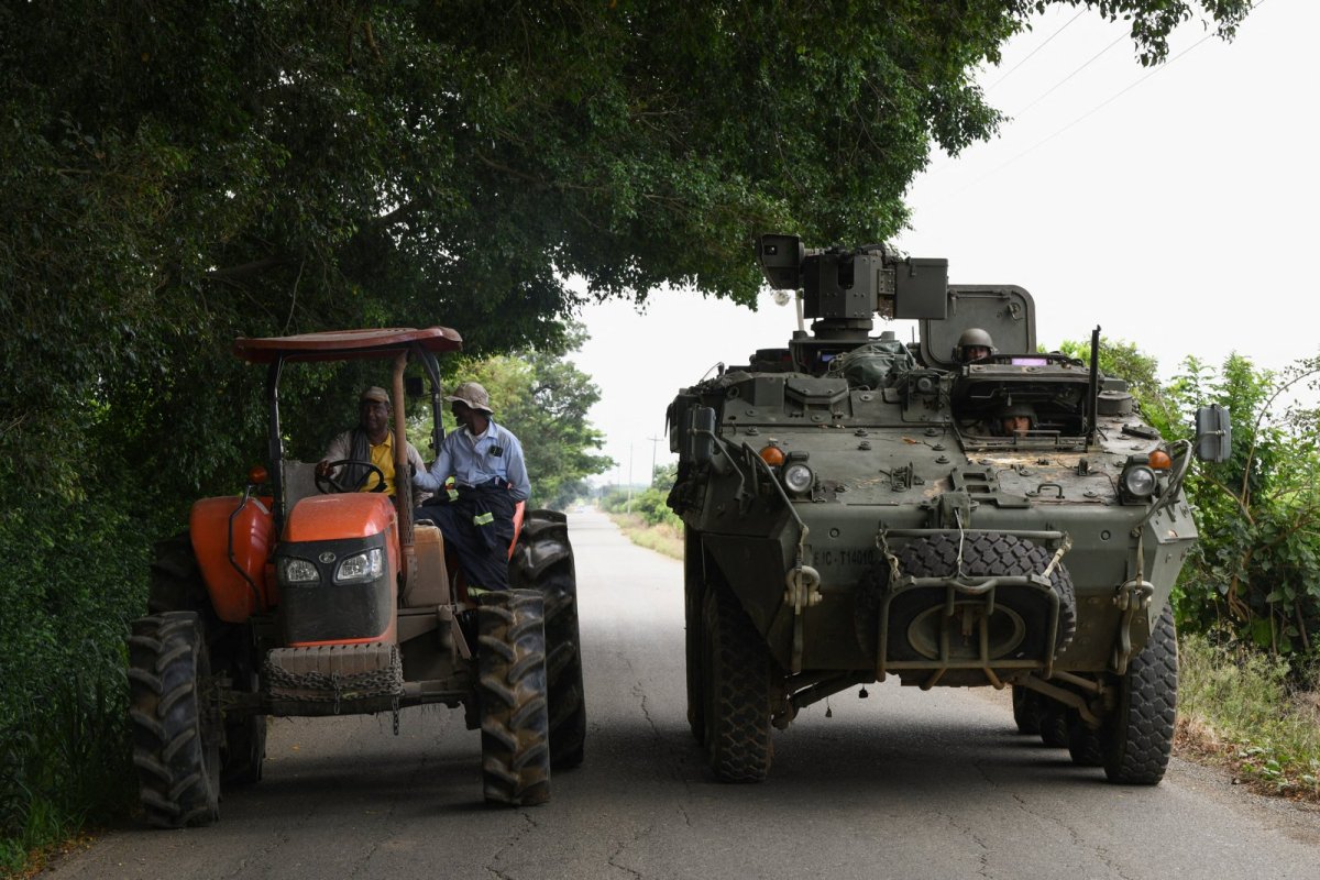 Kolombiya'da silahlı gruplar arasındaki çatışmalarda en az 52 kişi öldü
